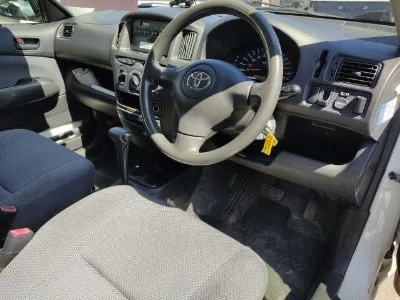 TOYOTA SUCCEED