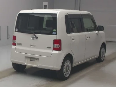 TOYOTA PIXIS SPACE