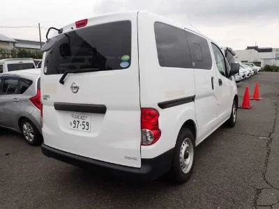 NISSAN NV200