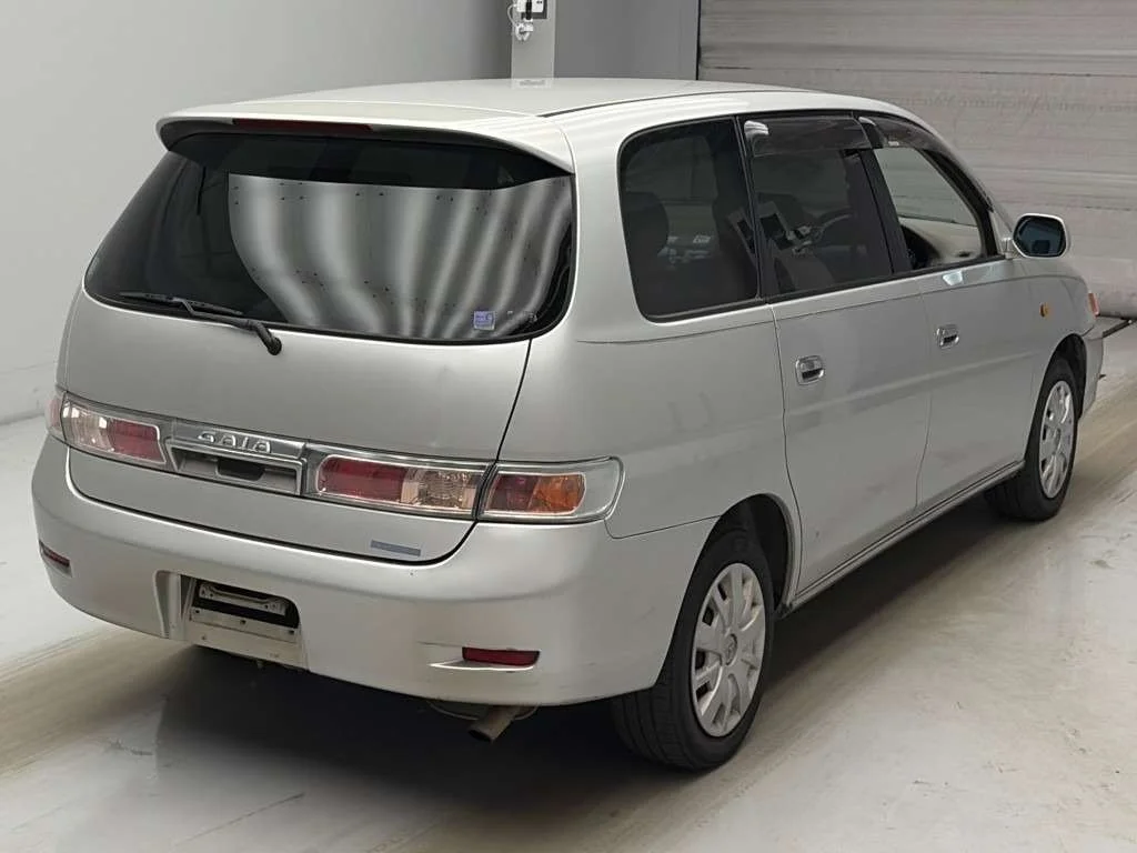 Toyota Gaia  с аукциона в Японии