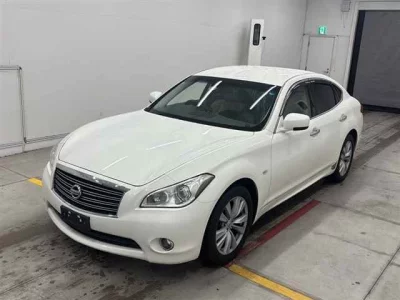 NISSAN FUGA