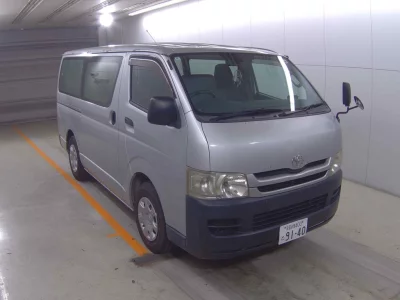 TOYOTA HIACE VAN
