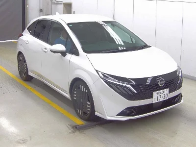 NISSAN AURA