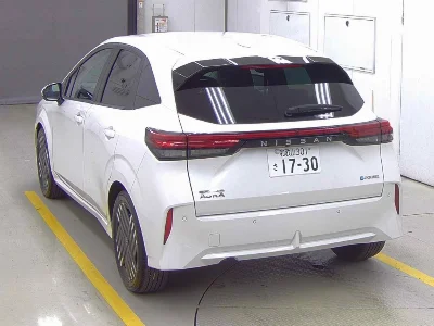 NISSAN AURA