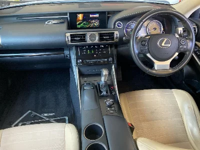LEXUS IS