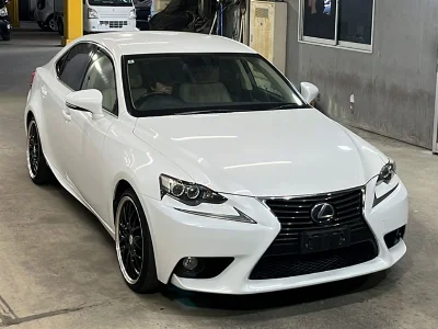 LEXUS IS