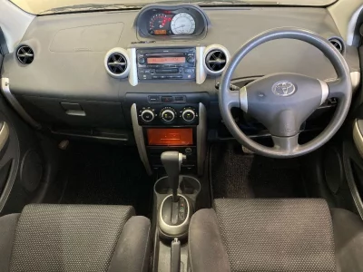TOYOTA IST