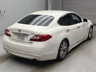 NISSAN FUGA