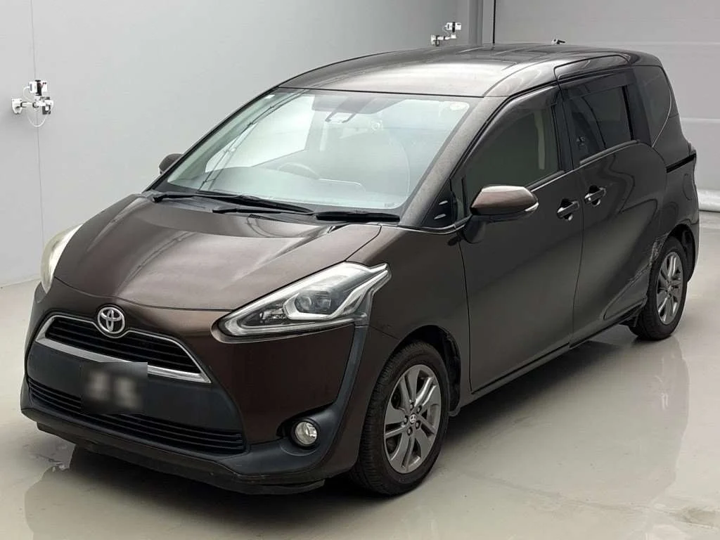 Toyota Sienta 2016