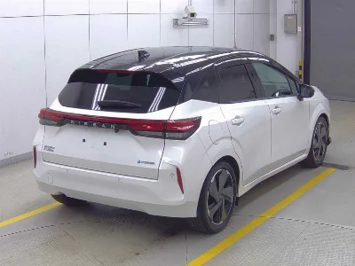 NISSAN AURA