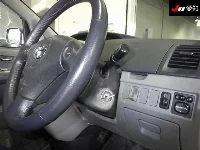 Цена авто Toyota Voxy с аукционов Японии, номер кузова AZR60G, пробег 181 000, оценка 2