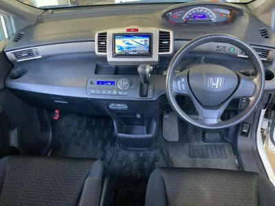 HONDA FREED SPIKE