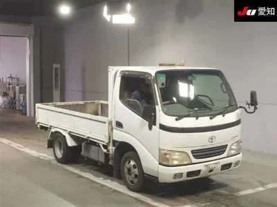 TOYOTA DYNA
