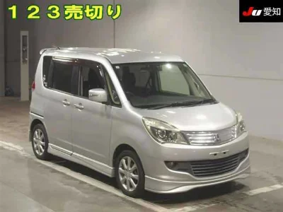 MITSUBISHI DELICA D2