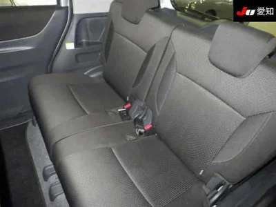 MITSUBISHI DELICA D2