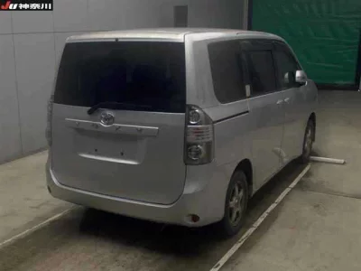 Статистика аукционов Toyota Voxy