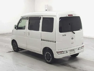 TOYOTA PIXIS VAN