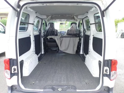 NISSAN NV200
