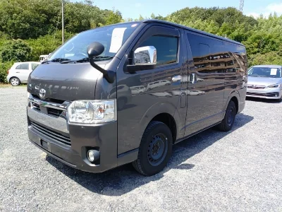 TOYOTA HIACE VAN