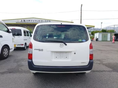 MAZDA FAMILIA