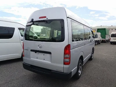 TOYOTA HIACE VAN