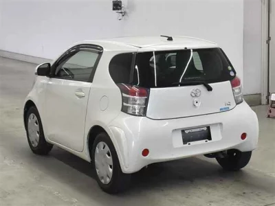 TOYOTA IQ