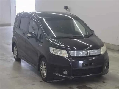 HONDA FREED SPIKE