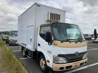 TOYOTA DYNA