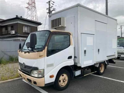 TOYOTA DYNA