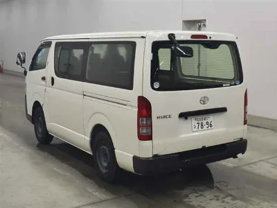 TOYOTA HIACE VAN