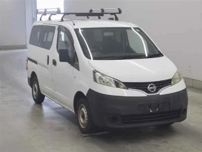NISSAN NV200