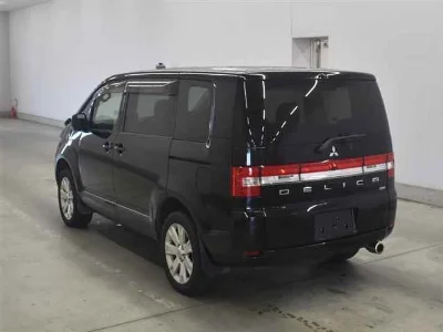 MITSUBISHI DELICA D5