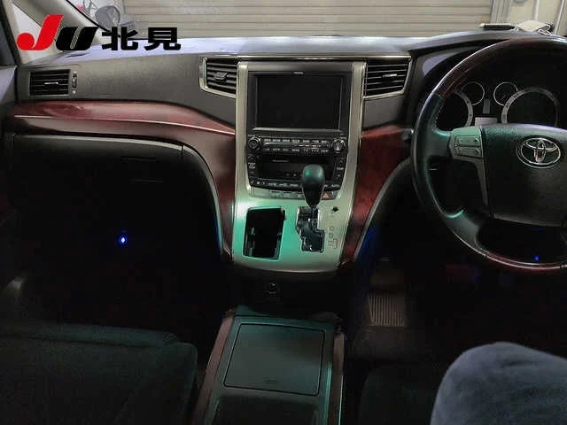 Toyota Vellfire  с аукциона в Японии