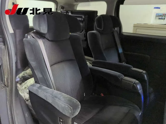 Toyota Vellfire  с аукциона в Японии