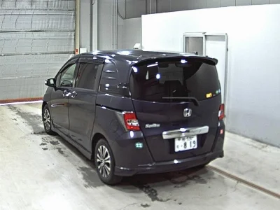HONDA FREED SPIKE