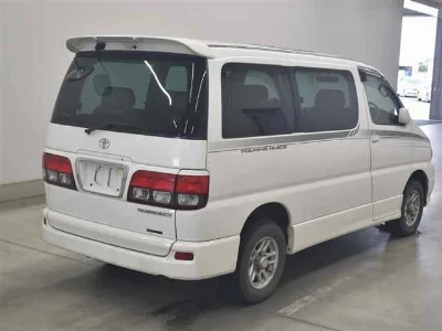 TOYOTA HIACE REGIUS