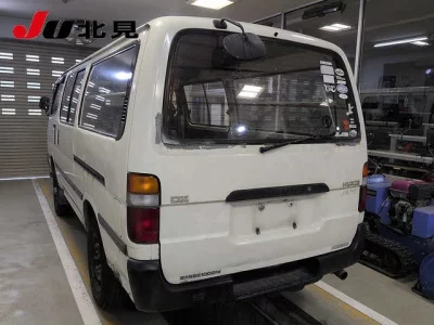 TOYOTA HIACE VAN