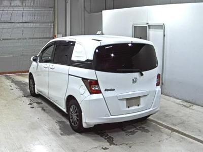 HONDA FREED SPIKE