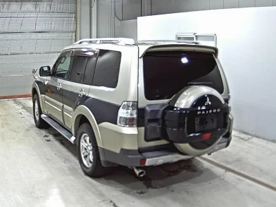 MITSUBISHI PAJERO
