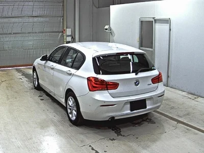 BMW 1 SERIES