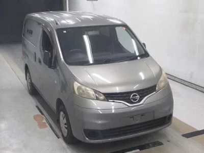 NISSAN NV200
