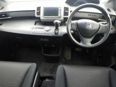 HONDA FREED SPIKE