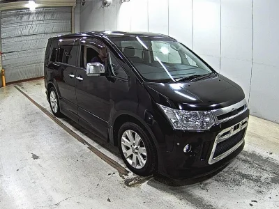 MITSUBISHI DELICA D5