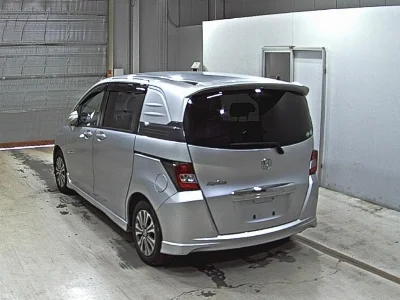 HONDA FREED SPIKE