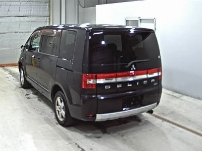 MITSUBISHI DELICA D5