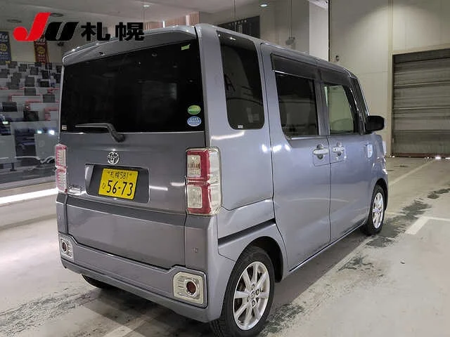 Toyota Pixis Mega  с аукциона в Японии