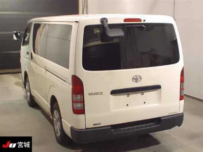 TOYOTA HIACE VAN