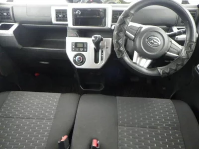 DAIHATSU WAKE