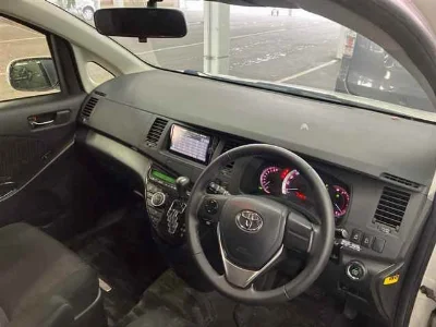 TOYOTA ISIS
