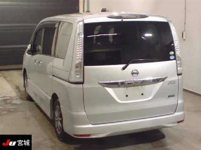 NISSAN SERENA